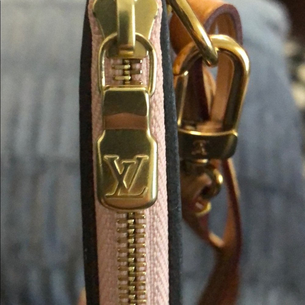 Louis Vuitton neverfull pouchette - Picture 8 of 8